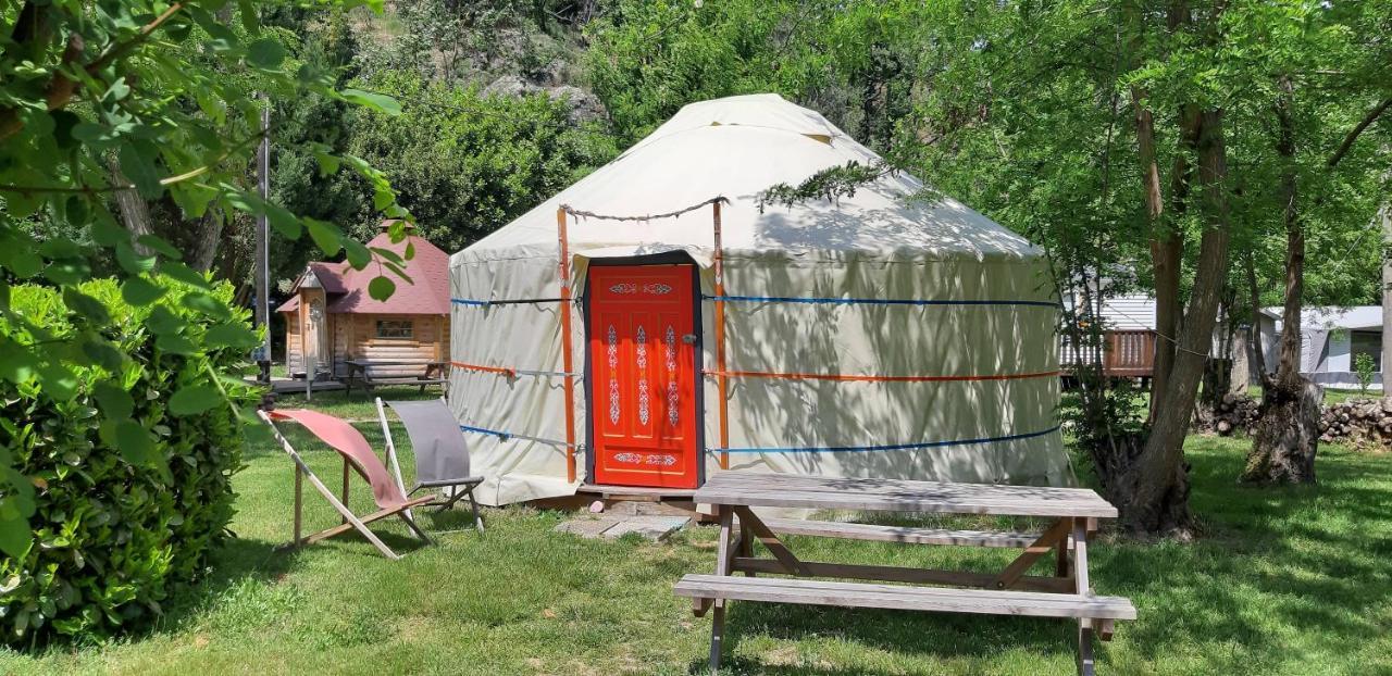 Camping Ushuaia Villages Le Viaduc Arlebosc Dış mekan fotoğraf